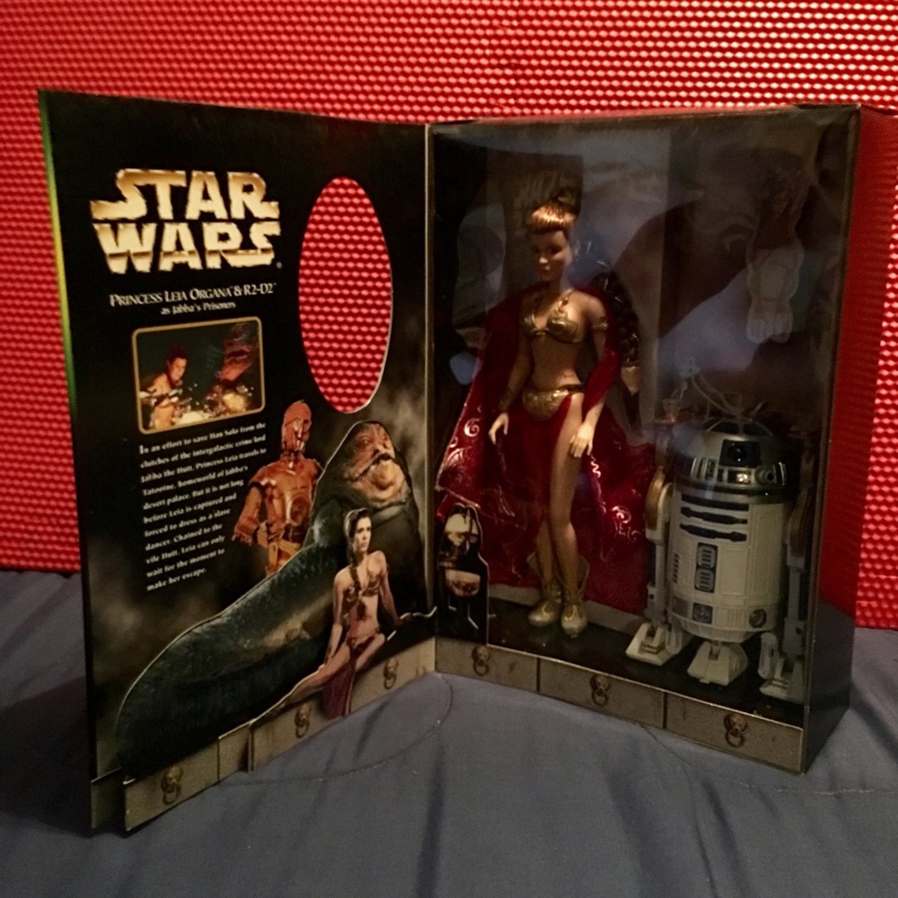 Princess Leia Organa & R2-D2 - Picture 2 of 8